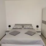Erenda شقة Fuškulin